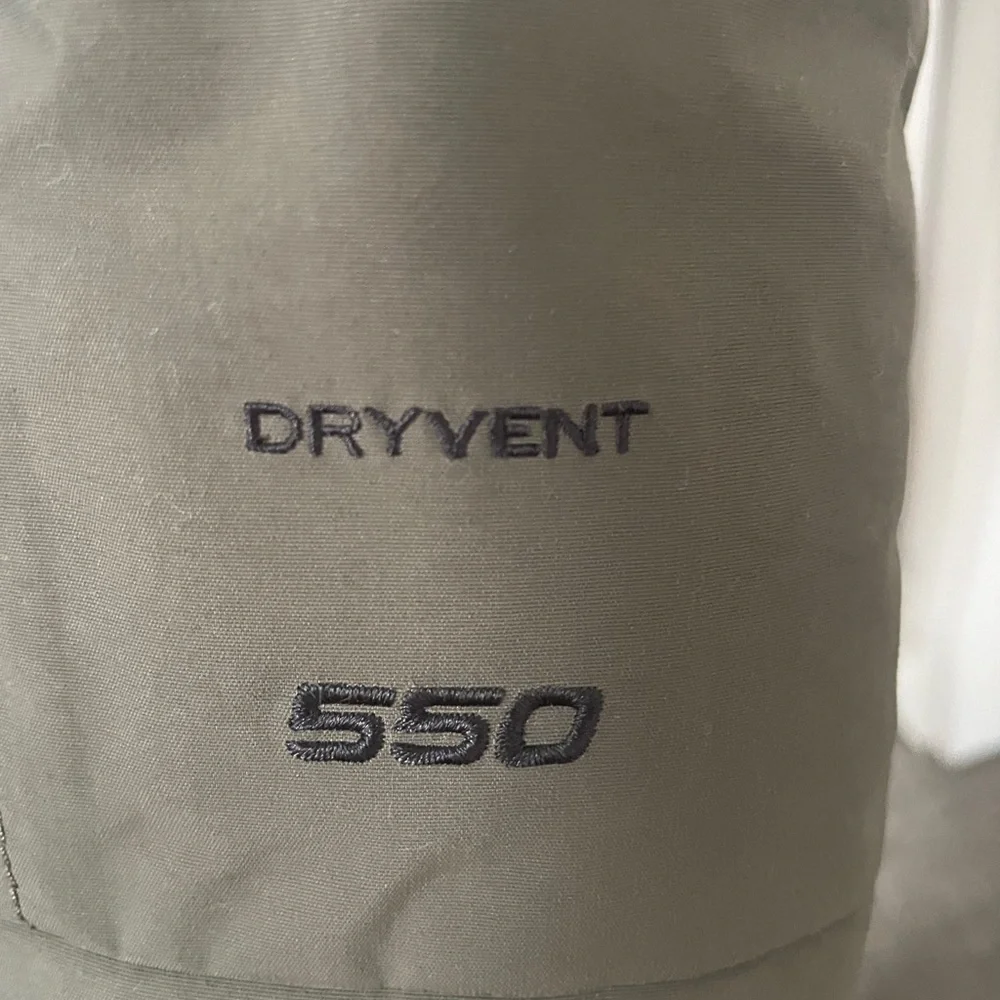 The North Face McMurdo - Kids - Black and Olive Jacket - Picture 5 of 5